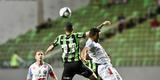 Fotos do jogo entre Amrica e Operrio