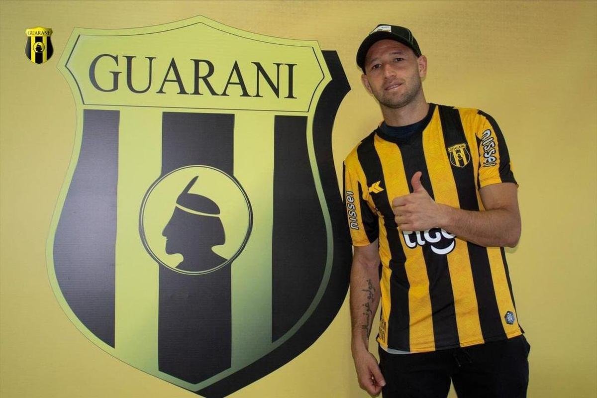 Julio Csar Gonzlez, zagueiro (Guaran-PAR)