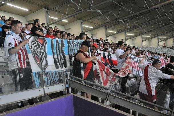 Fotos das torcidas de Cruzeiro e River Plate, no Mineiro, em duelo de volta das oitavas de final da Copa Libertadores