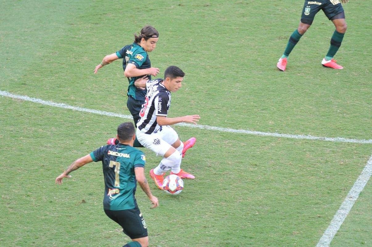Fotos do jogo de ida da final do Campeonato Mineiro, entre Amrica e Atltico, no Independncia, em Belo Horizonte
