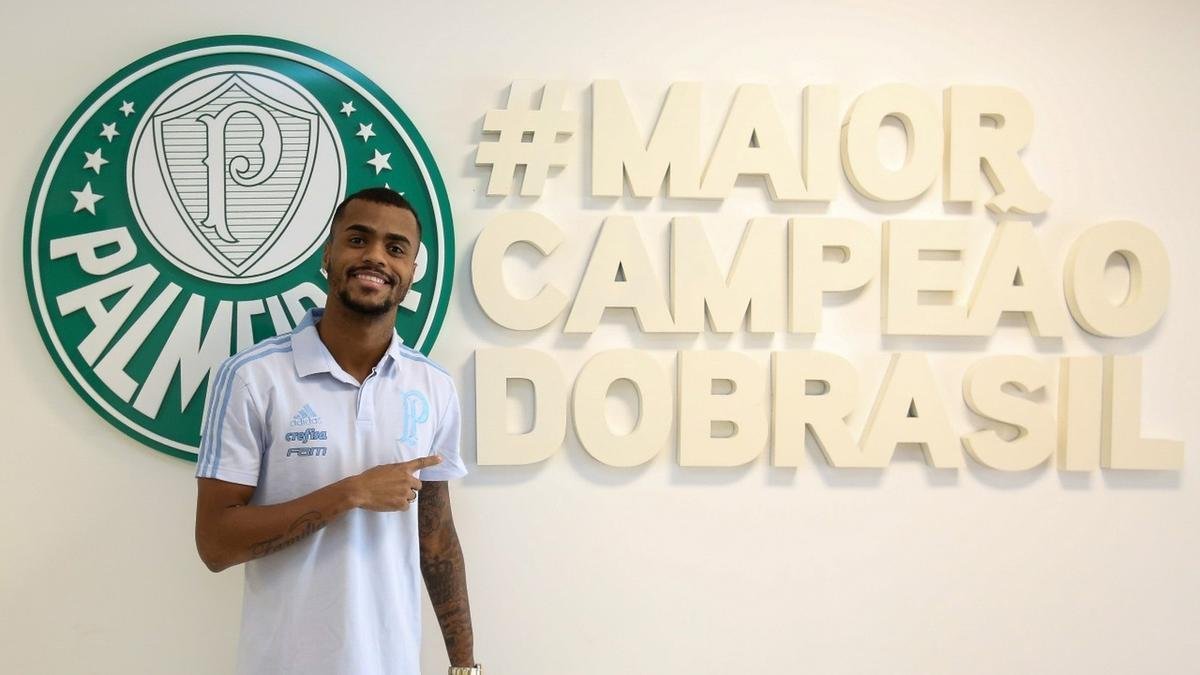 O Palmeiras anunciou a contratao do lateral-esquerdo Felipe Pires