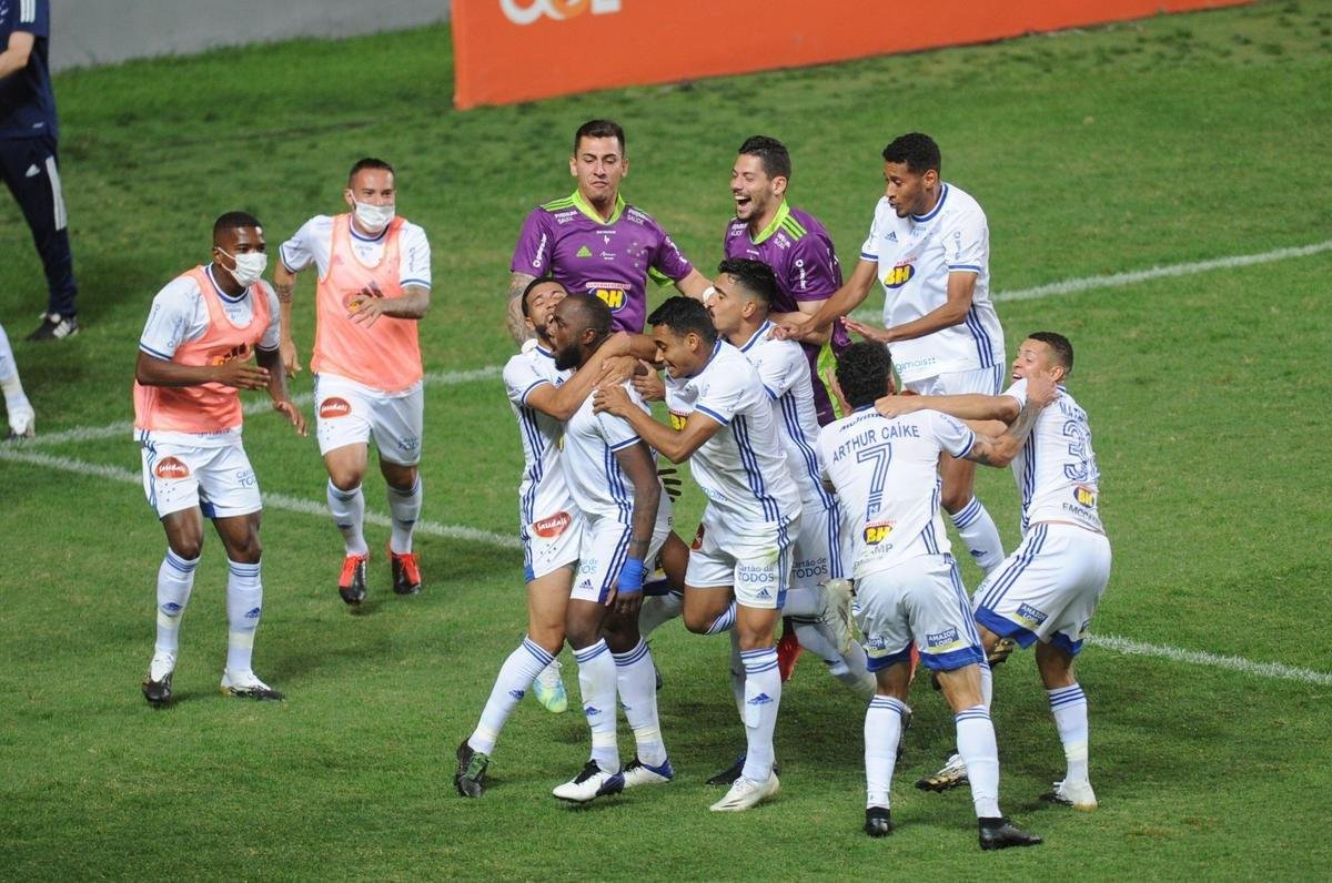 25 rodada - Amrica 1x2 Cruzeiro - 2/12, no Independncia - 15 lugar, com 31 pontos.