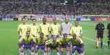 2002 - Camisa amarela com detalhes em verde ganhou evidncia em 2002, ano do quinto mundial do Brasil