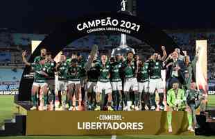 Fotos: festa dos jogadores do Palmeiras com a taa da Libertadores