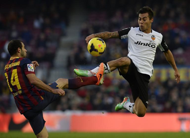 No Valencia, o chileno não conseguiu dar o resultado esperado. Foram 25 jogos e cinco gols no primeiro semestre de 2014.