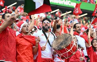 Imagens dos torcedores no jogo entre Dinamarca e Tunsia, pelo Grupo D da Copa do Mundo.
