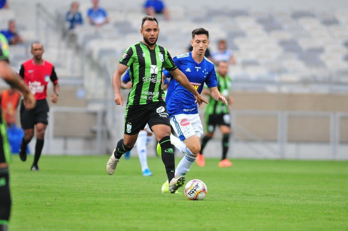 Cruzeiro e Amrica se enfrentaram em clssico pela 5 rodada do Campeonato Mineiro