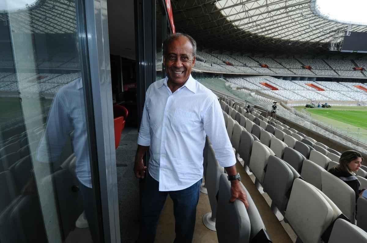 Craque Dirceu Lopes durante visita ao Mineiro, palco do ttulo da Taa Brasil de 1966