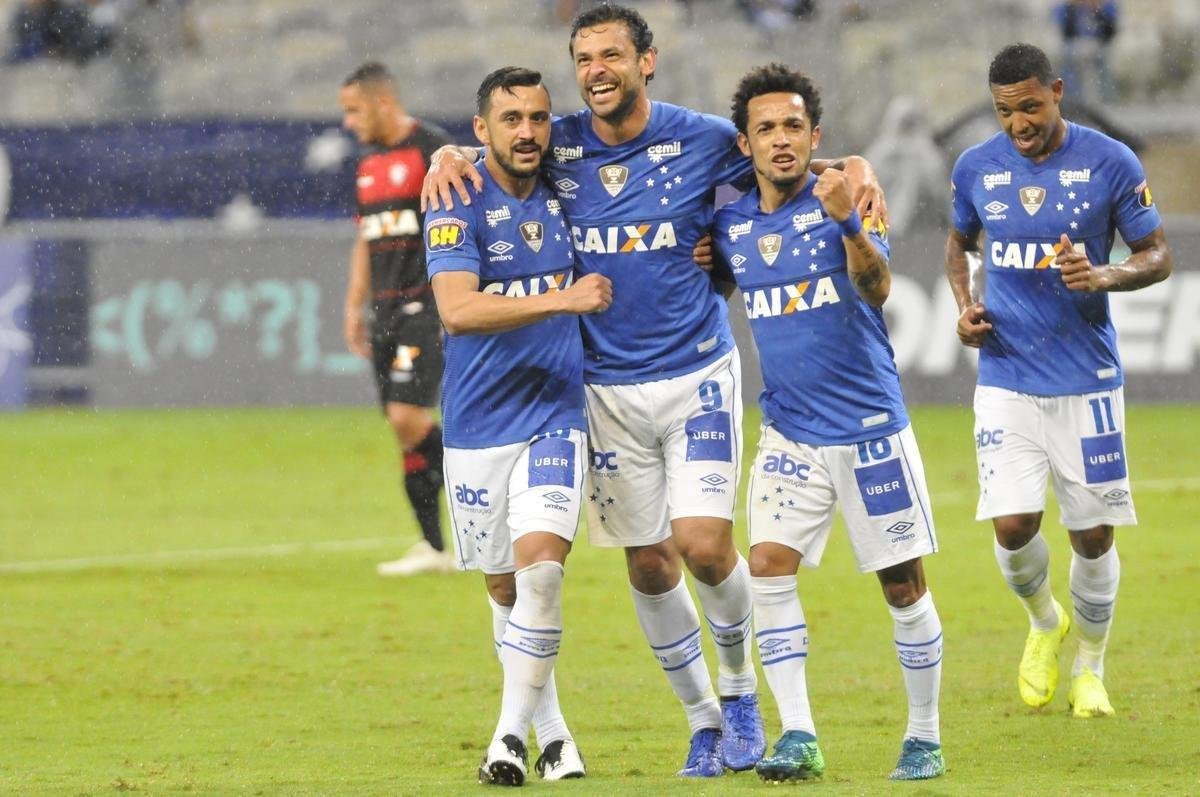 No segundo tempo, Fred marcou duas vezes e ampliou vantagem do Cruzeiro para 3 a 0