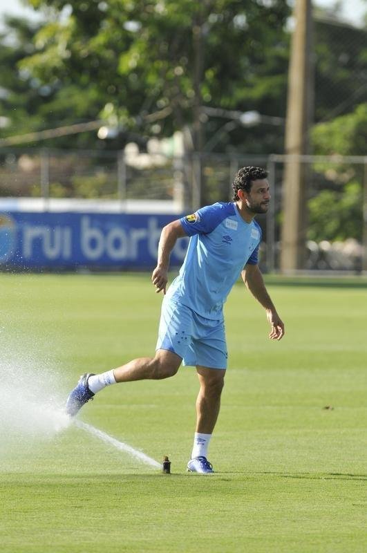 Treino do Cruzeiro nesta segunda marcou o batismo do colombiano Luis Orejuela, reforo para 2019