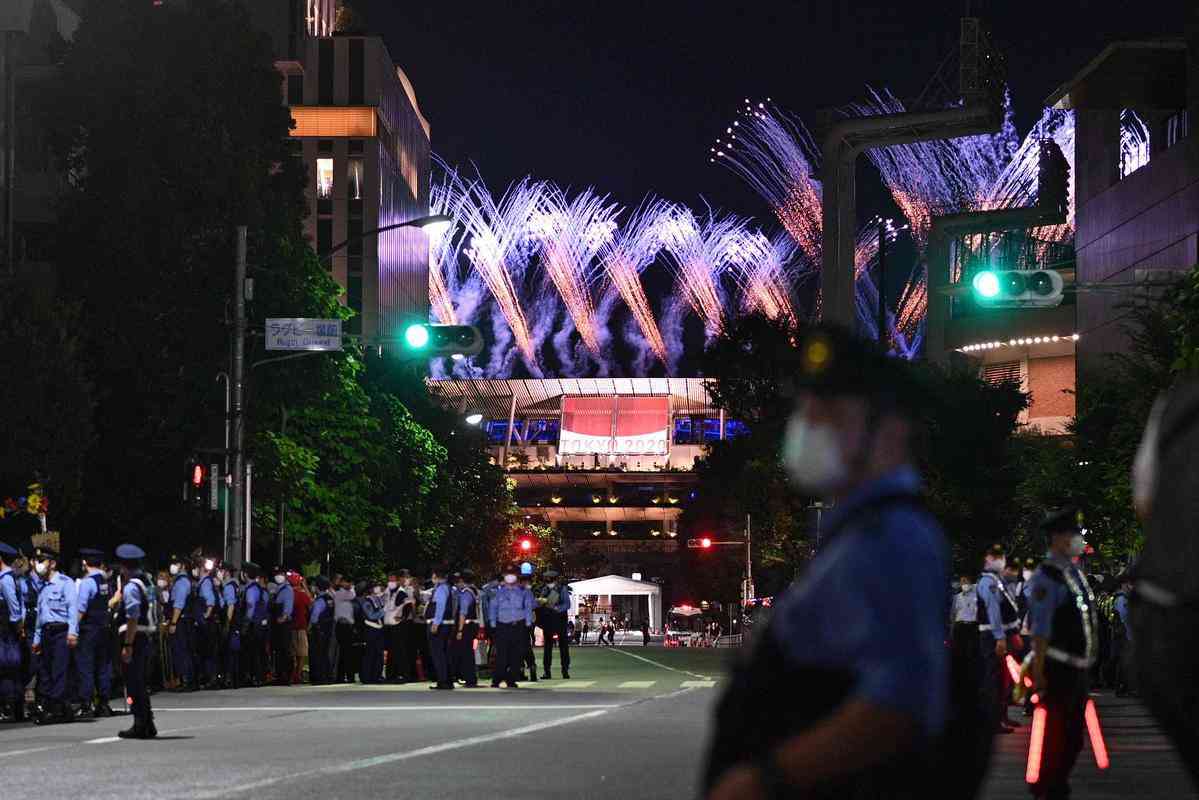 Fogos na Cerimnia de Encerramento dos Jogos de Tquio