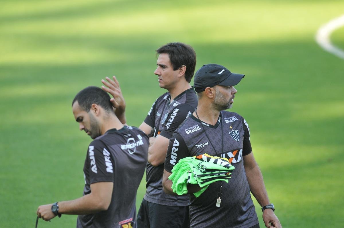 Zagueiro uruguaio Martn Rea treinou pela primeira vez com o elenco do Atltico na Cidade do Galo, j visando ao duelo de domingo, contra o Botafogo, no Rio, pelo Campeonato Brasileiro