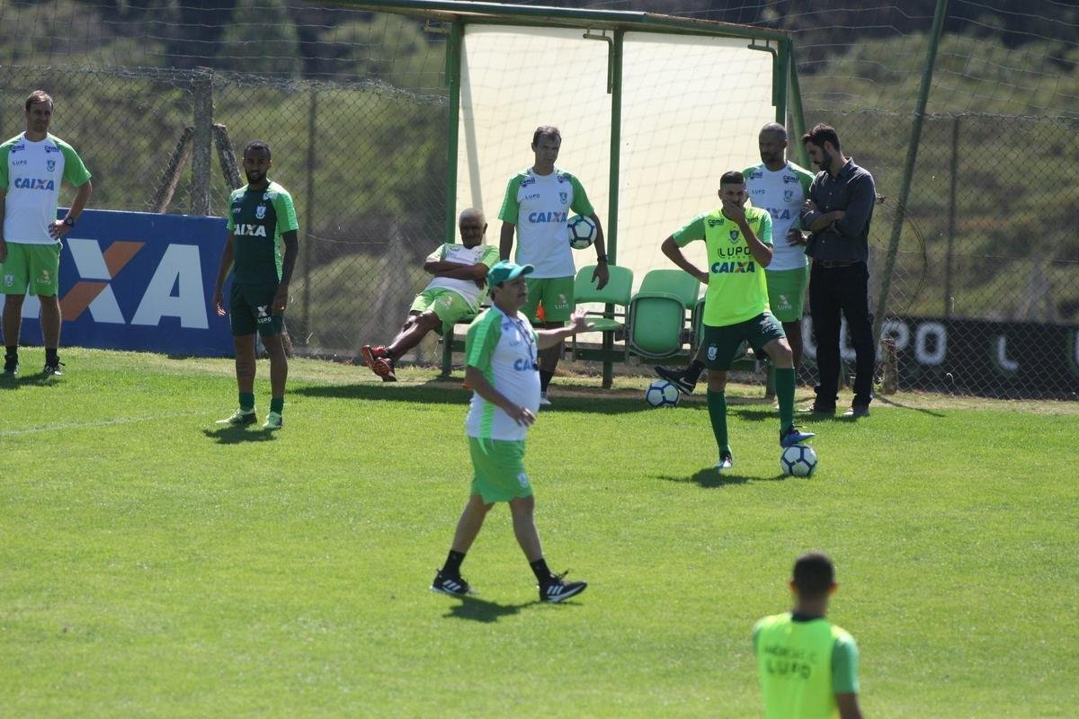 Adilson comandou o primeiro treino no Amrica nesta quarta-feira