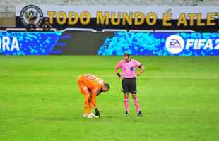 Goleiro Everson, do Atltico, foi heri na deciso por pnaltis contra o Boca Juniors ao defender duas cobranas e ao marcar o gol da classificao: 3 a 1 nas batidas alternadas aps 0 a 0 no tempo normal, no Mineiro.