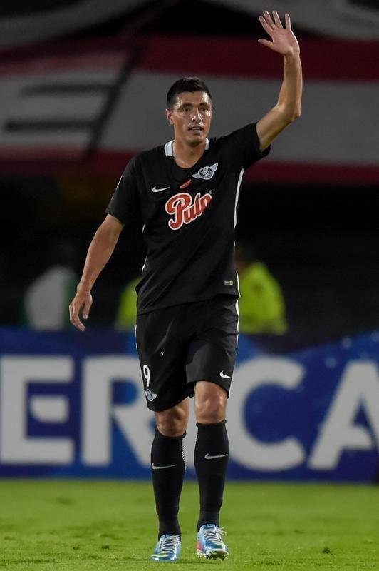 O experiente atacante scar Cardozo, com passagem pelo futebol europeu,  o destaque do Libertad-PAR para o torneio continental