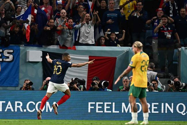 Com gol e assistência, Mbappé é eleito melhor do jogo em virada da França -  Superesportes