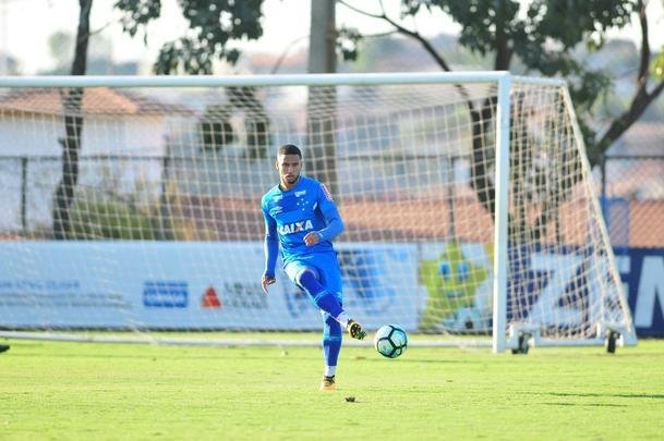 Imagens do treino do Cruzeiro desta quinta-feira, na Toca da Raposa II (Alexandre Guzanshe/EM D.A Press)