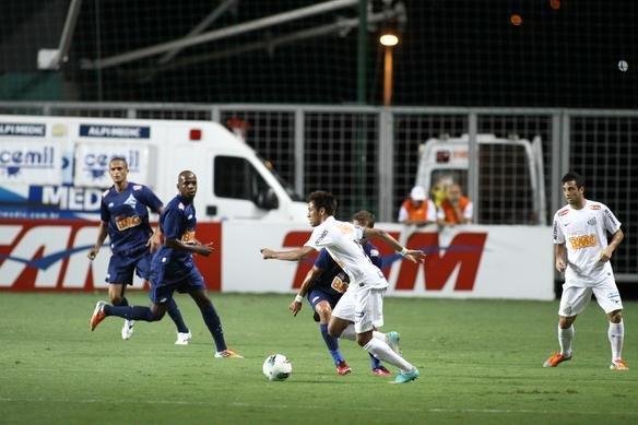 Santos, do craque Neymar, dominou a partida no Independncia e venceu com justia