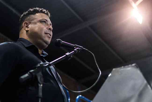 Ronaldo pediu unio em prol do Cruzeiro no discurso aps a aprovao de novos termos no contrato da SAF