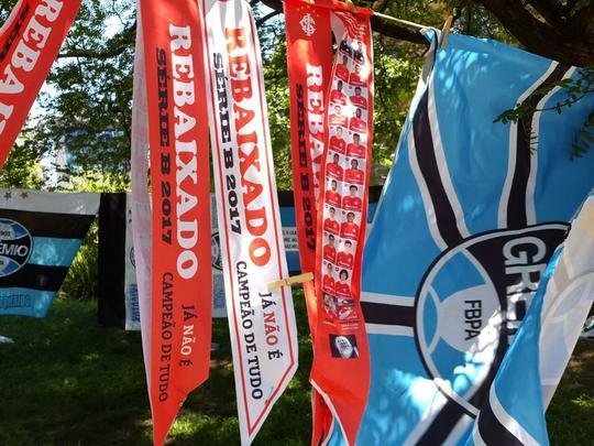 Ambulantes já fazem a 'festa' nas ruas de Porto Alegre com os seus produtos