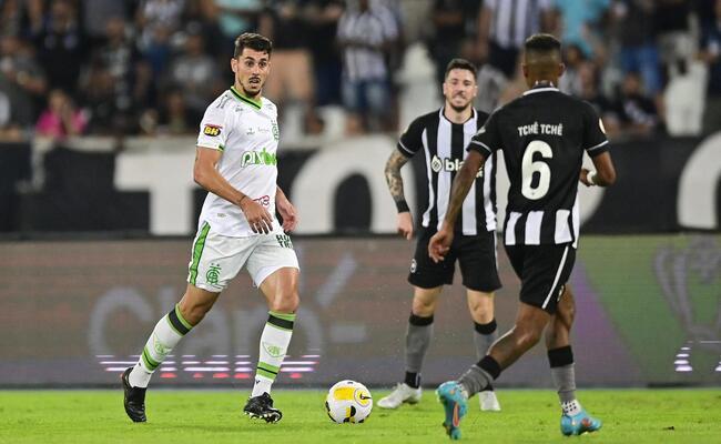 Jogadores durante partida entre Botafogo e América, pelas oitavas de final da Copa do Brasil