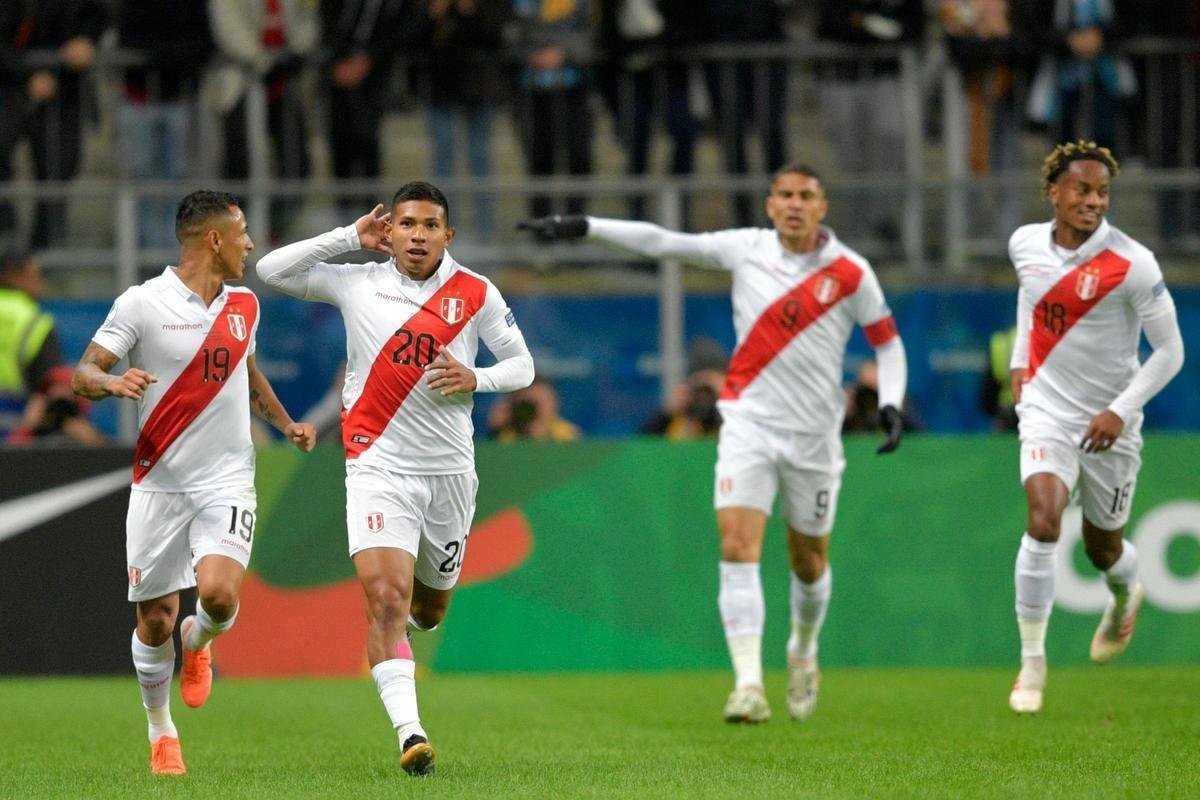 Chile e Peru se enfrentaram na Arena Grmio, pela semifinal da Copa Amrica