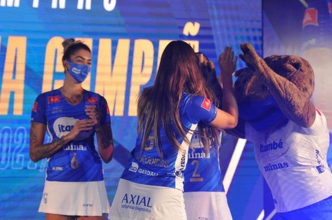 Time Feminino de V�lei do Minas foi apresentado nesta quarta-feira (11/10)