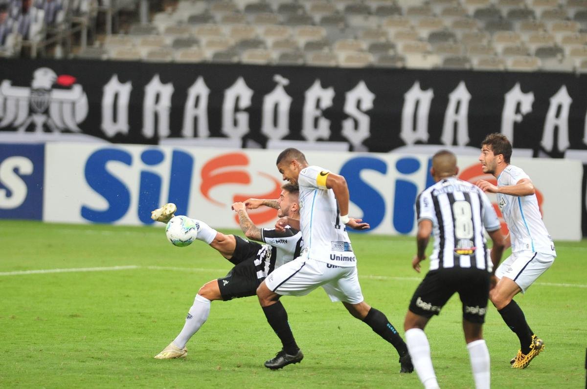 Fotos do jogo entre Atltico e Grmio, no Mineiro
