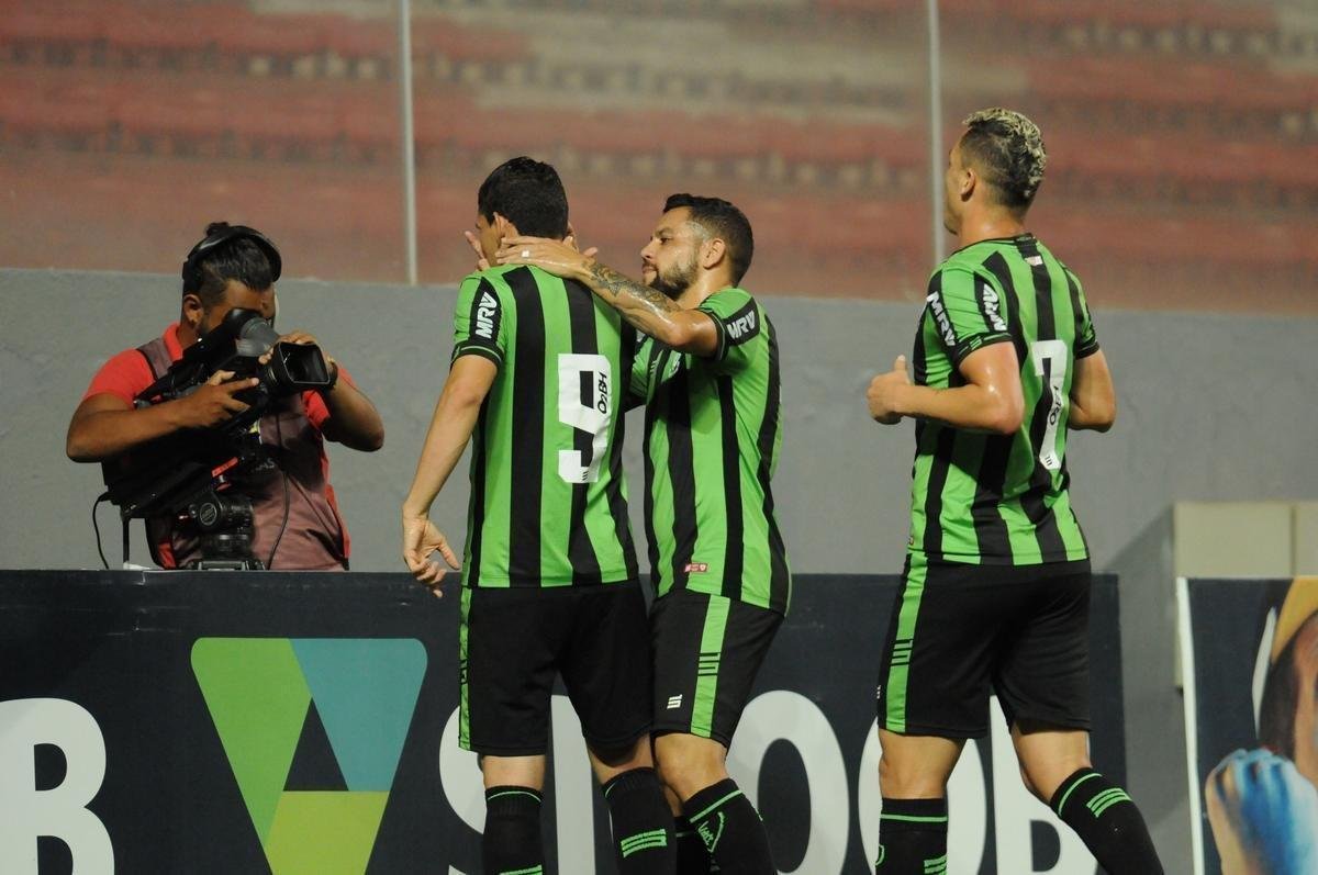 Fotos de Amrica x Tupynambs, no Independncia, pela nona rodada do Campeonato Mineiro