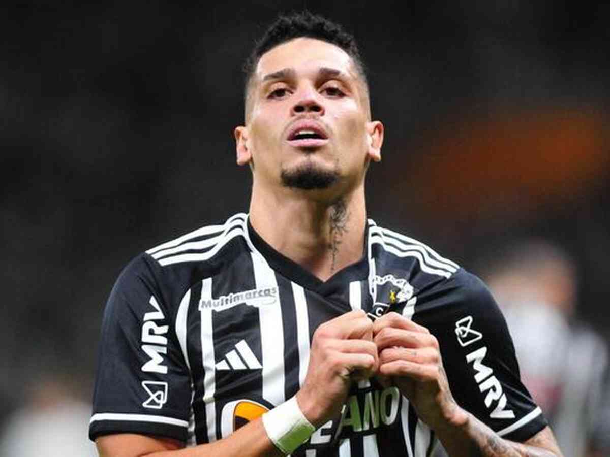 Libertadores: Paulinho decide e Atlético-MG vence para continuar vivo