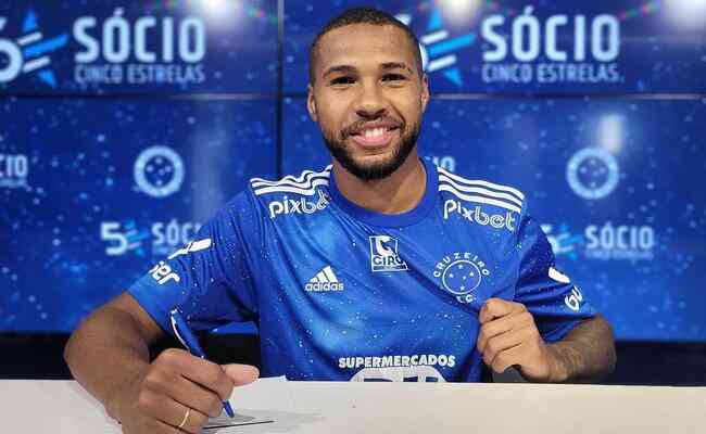 Cruzeiro anuncia a contratação do atacante Wesley, ex-Palmeiras