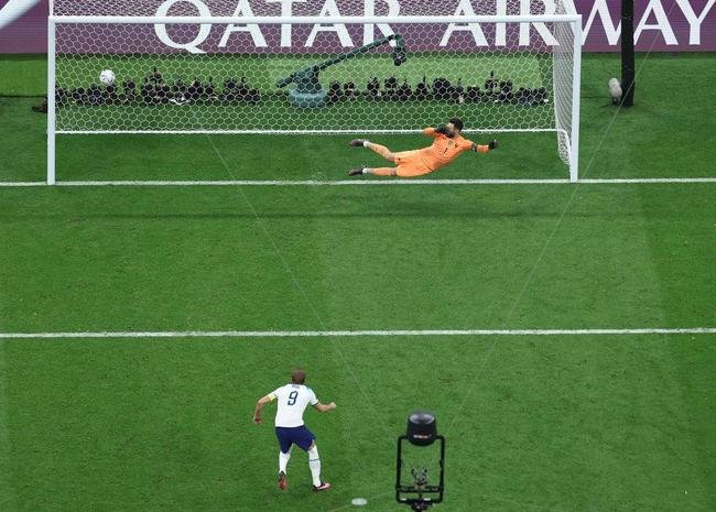 Fotos do duelo entre Inglaterra e Frana, pelas quartas de final da Copa do Mundo, no estdio Al Bayt, em Al Khor