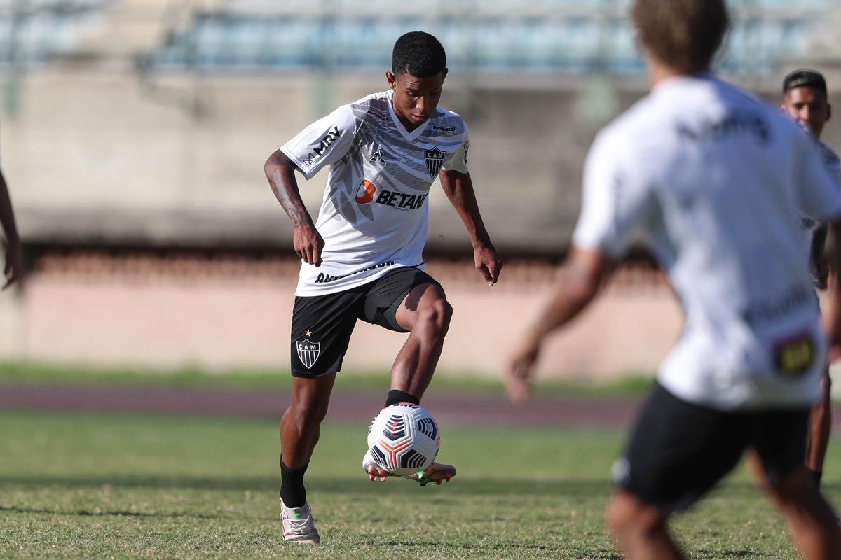 Atlético teve atividade no Estádio Olímpico Brígido Iriarte, em Caracas, antes da estreia na Libertadores