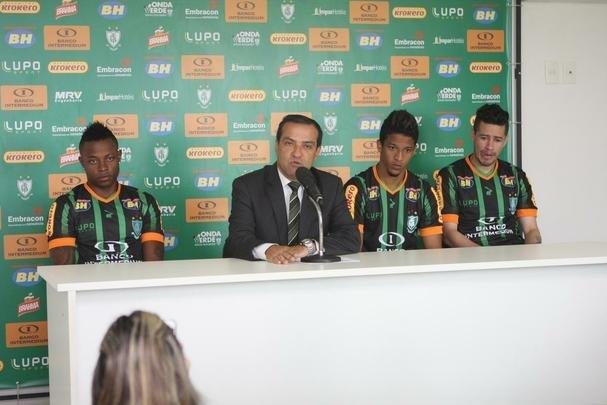 Zagueiro Cardoso, os meias Diego Lopes e Eisner Loboa, e os atacantes Nixon e Michael foram apresentados pelo presidente Anderson Racilan