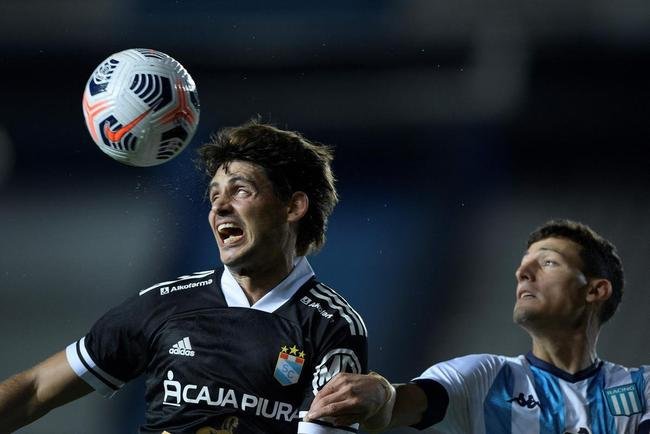 Adidas, da Alemanha,  a fornecedora do Sporting Cristal, do Peru