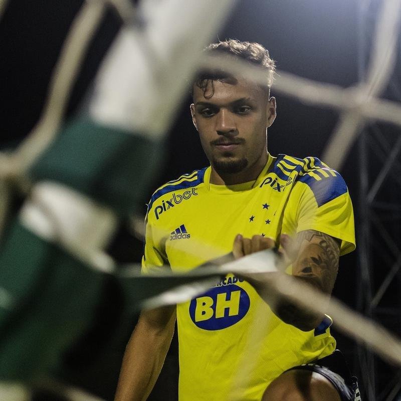 Treino do Cruzeiro no Estdio Lindolfo Monteiro, em Teresina, antes da partida contra o Tuntum, no interior do Par, pela segunda fase da Copa do Brasil
