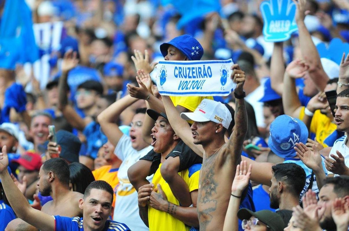 2 Cruzeiro 1 x 1 Cricima - 58.702 torcedores, no Mineiro, pela 28 rodada da Srie B; renda de R$ 2.478.008,00