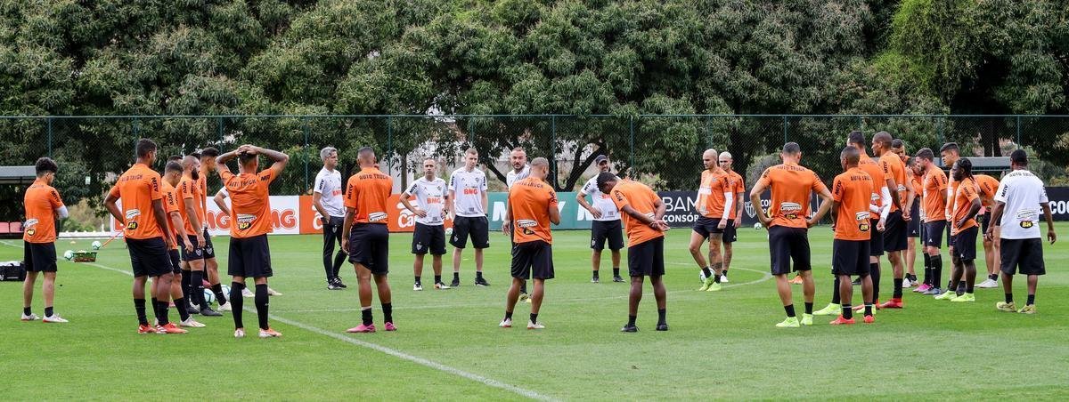 Fotos do treino do Atltico neste sbado, na Cidade do Galo. O tcnico Rodrigo Santana deve escalar o time com Wilson; Patric, Igor Rabello, Rver e Fbio Santos; Jair e Elias; Char, Vincius e Cazares; Ricardo Oliveira