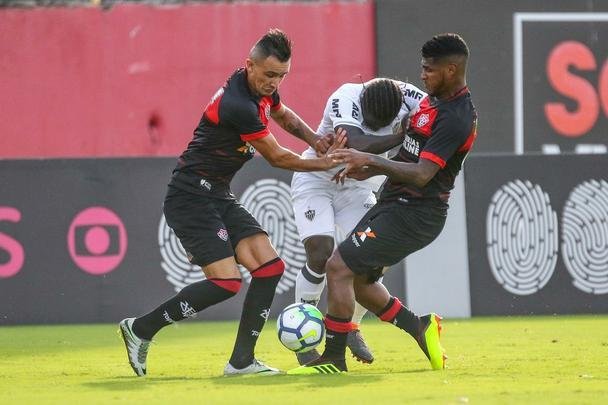 Equipes se enfrentaram no Barradão, pela 21ª rodada do Campeonato Brasileiro
