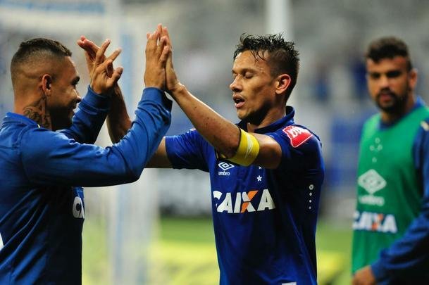 Cruzeiro x Grmio, jogo disputado no Mineiro e vlido pelo Campeonato Brasileiro