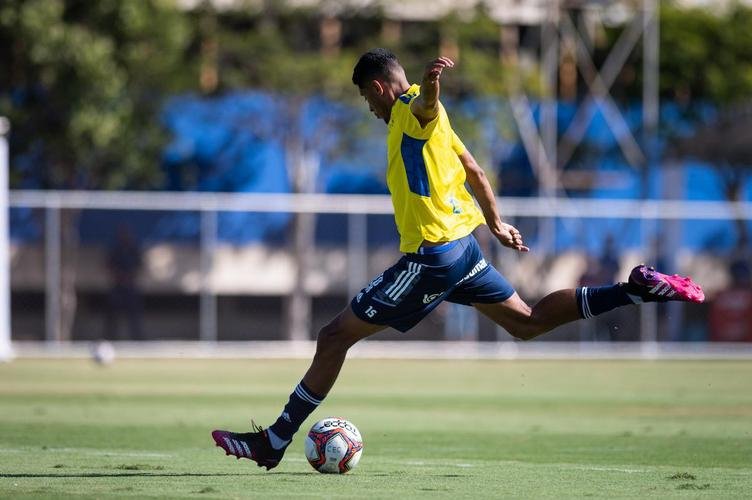 Cruzeiro empatou por 1 a 1 com o Boavista-RJ em jogo-treino realizado neste sbado (22/5), na Toca da Raposa II. Rafael Sobis marcou o gol celeste, enquanto Douglas Pedroso fez para a equipe do Rio de Janeiro.