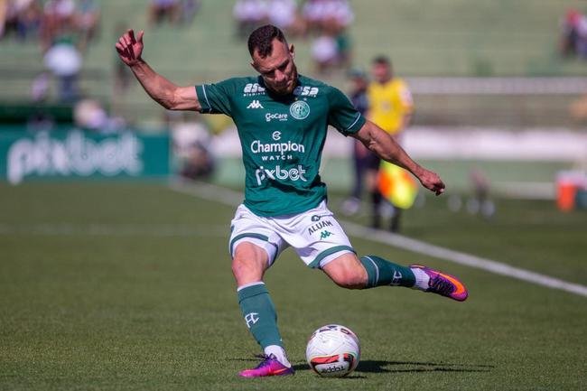 Fotos do jogo entre Guarani e Cruzeiro, em Campinas, pela Srie B do Brasileiro