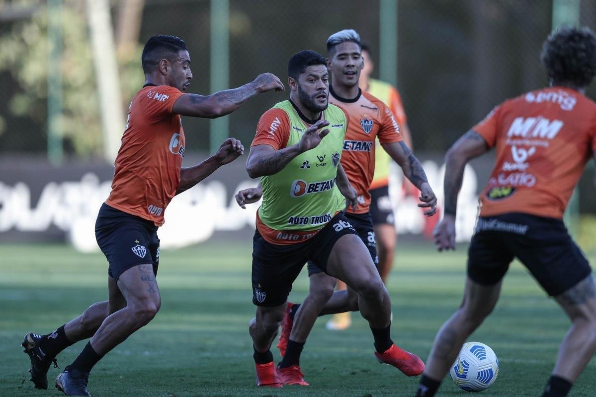 Fotos do primeiro treino de Diego Costa pelo Atltico