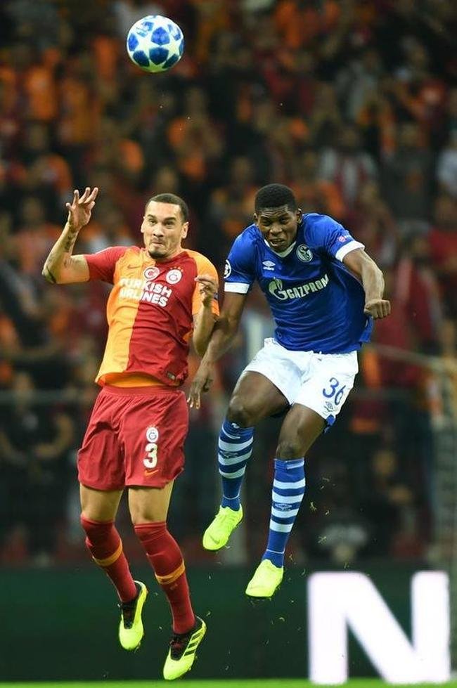 Maicon defendeu o Galatasaray da Turquia na temporada 2017/2018 e em parte de 2019