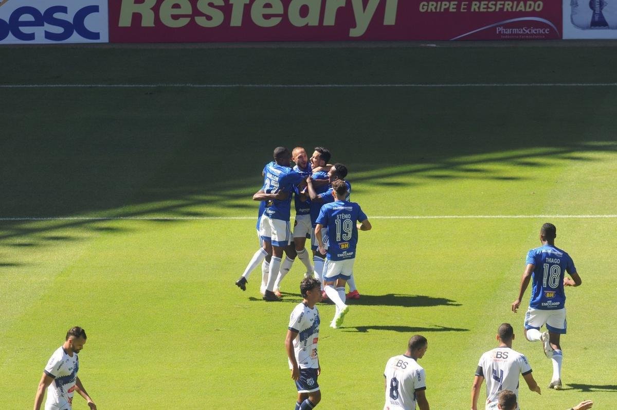 Na retomada do Campeonato Mineiro, Cruzeiro e URT se enfrentaram no Mineiro