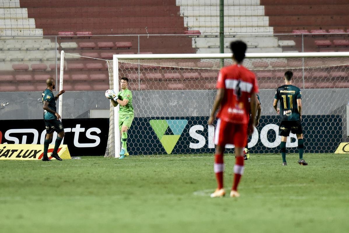 Imagens da vitória do América por 1 a 0 sobre o CRB, no Independência, pela Série B do Brasileiro