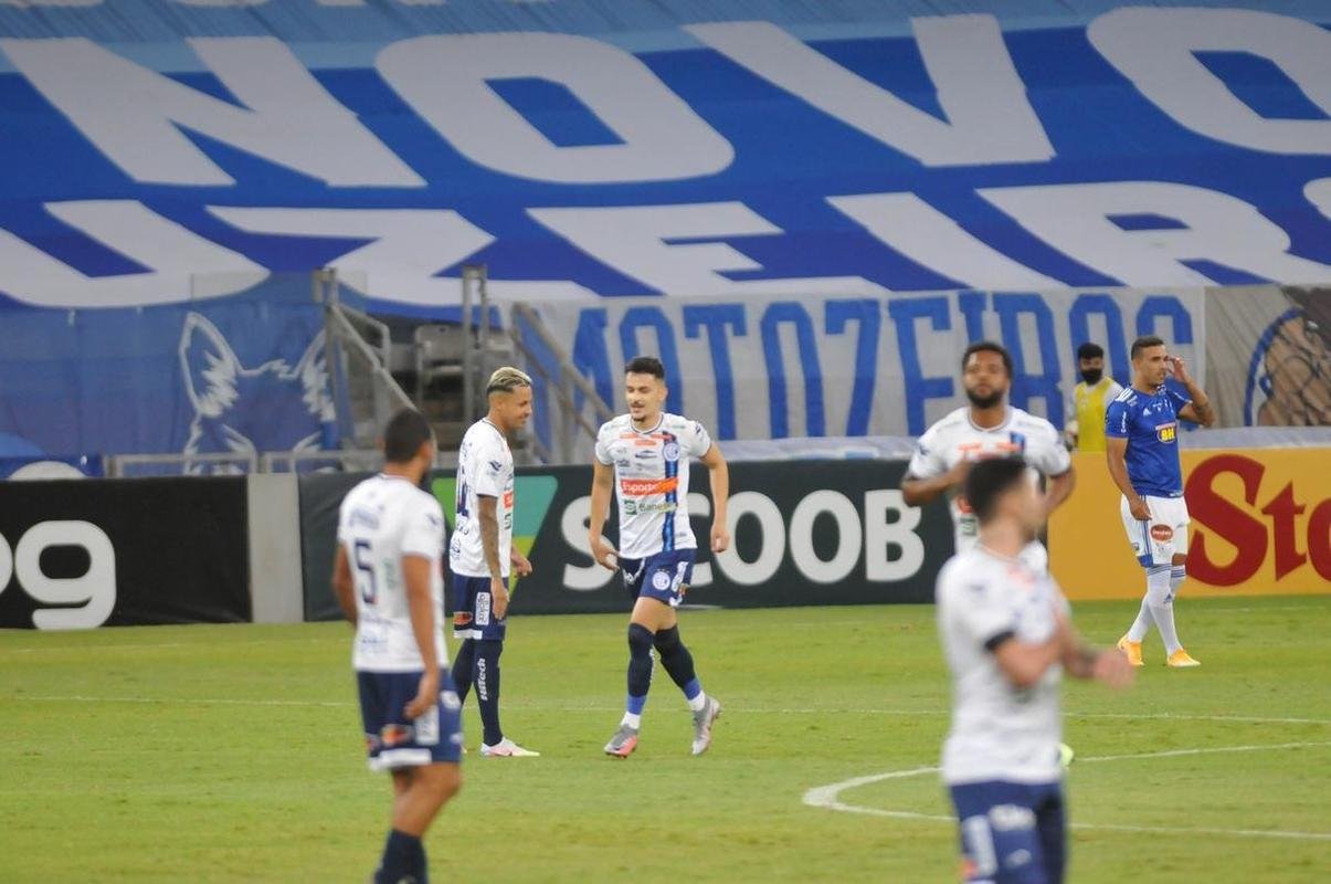 Guilherme Castilho marcou uma vez contra o Cruzeiro. Na Srie B de 2020, o meio-campista marcou um gol olmpico na vitria do Confiana por 2 a 1, no Mineiro.