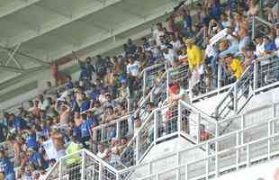 Imagens da torcida do Cruzeiro no clssico contra o Atltico, no Independncia
