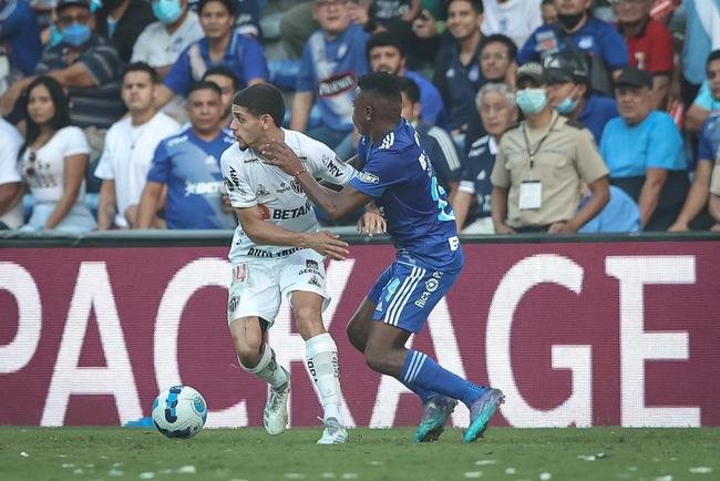 Fotos do jogo de ida das oitavas de final da Copa Libertadores, entre Emelec e Atltico, no estdio George Capwell, em Guayaquil, no Equador