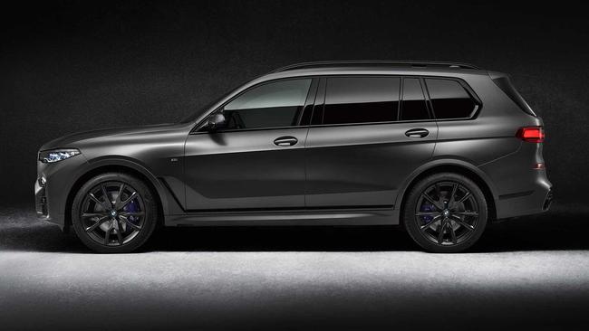 Camila Ângelo recebeu o modelo BMW X7 Dark Shadow Edition 2021